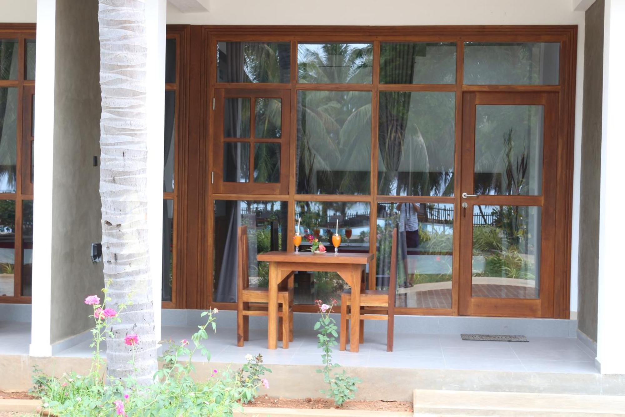 High Park Hotel Nilaveli Exterior foto